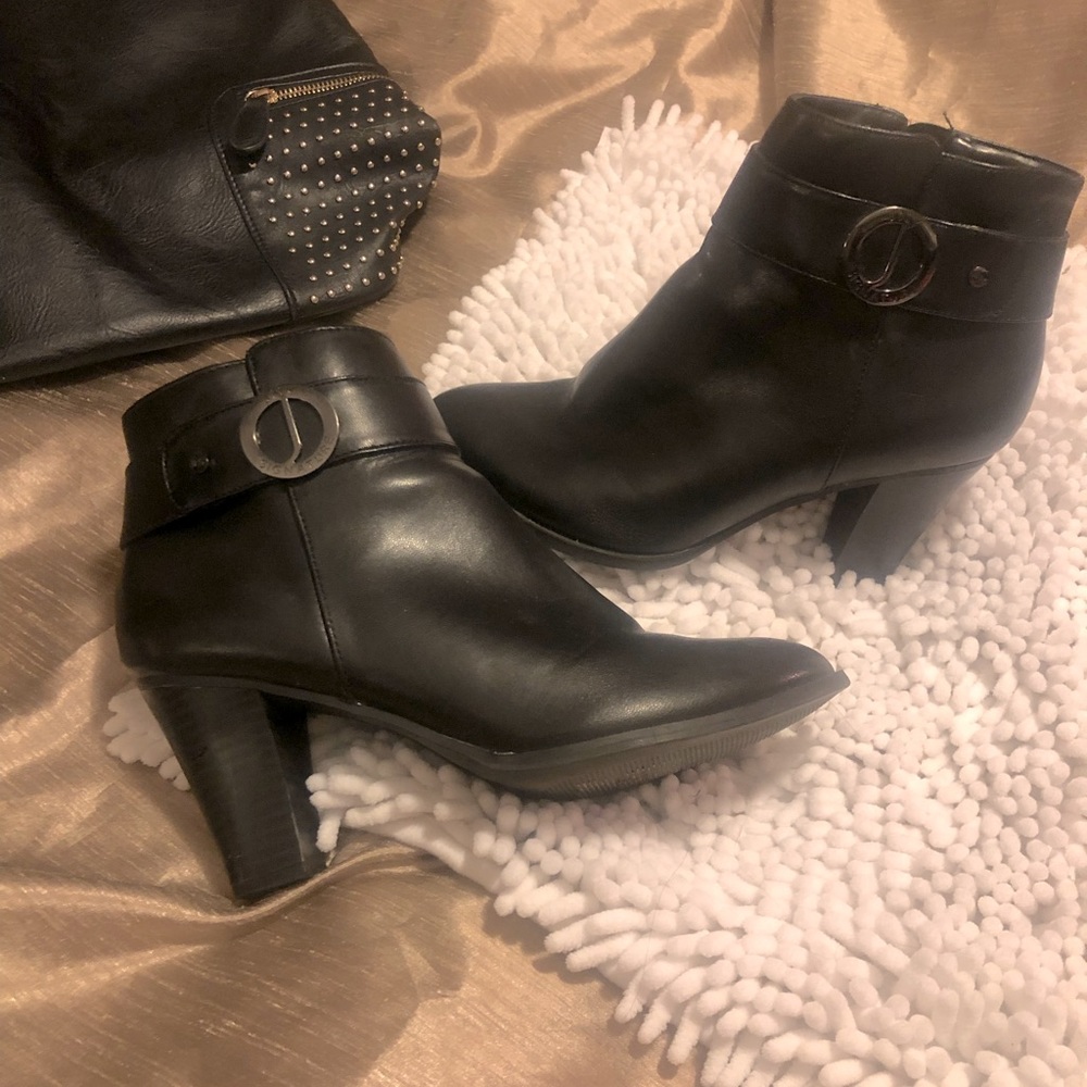 Jones New York black with zipper ankle boots 1.5” heel sz 8M